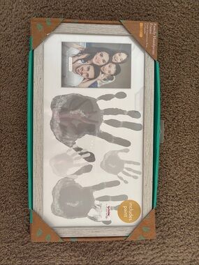 Pearhead Gray and White Family Handprint Frame